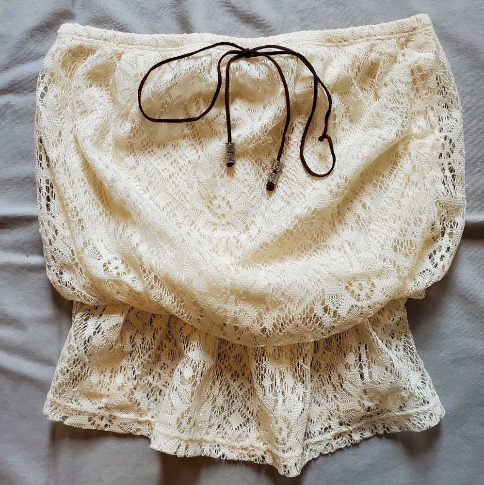 No Boundaries lace crop top